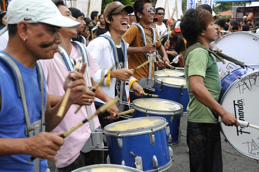 Ati Atihan drummers