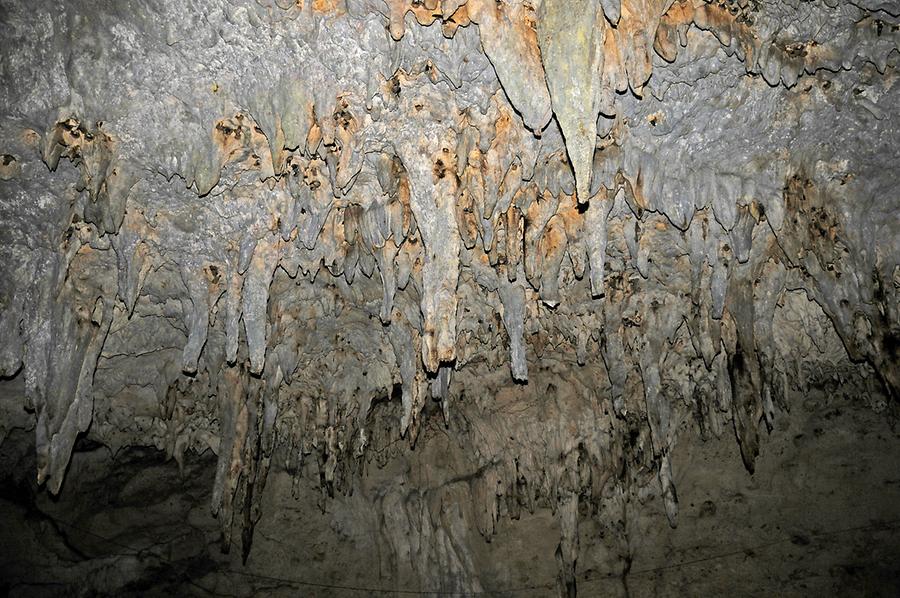 Hinagdanan Cave