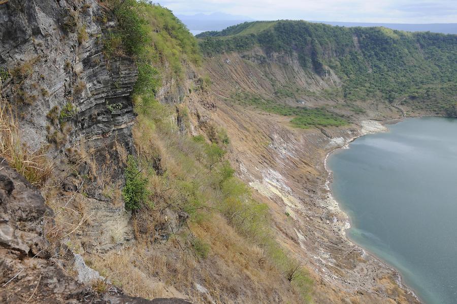 Taal vulcanic lake