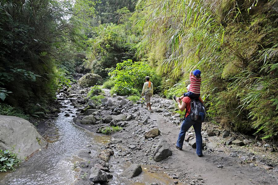 Ascent to the crater of Mount Pinatubo