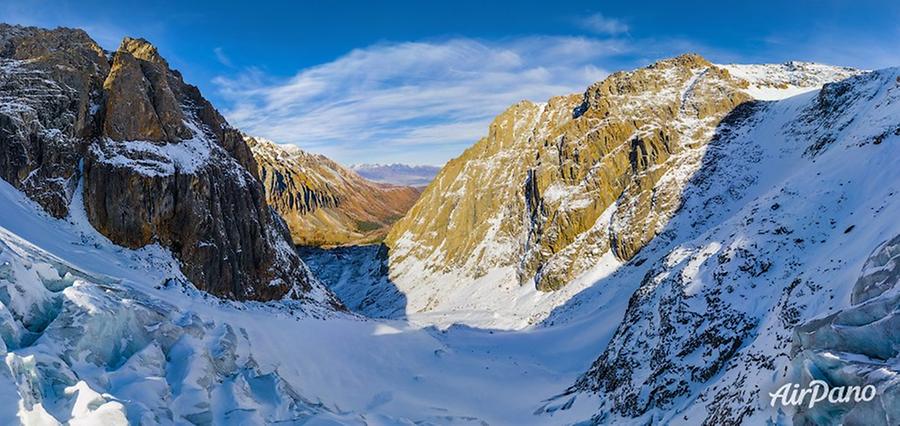 Maliy Aktru glacier, © AirPano 