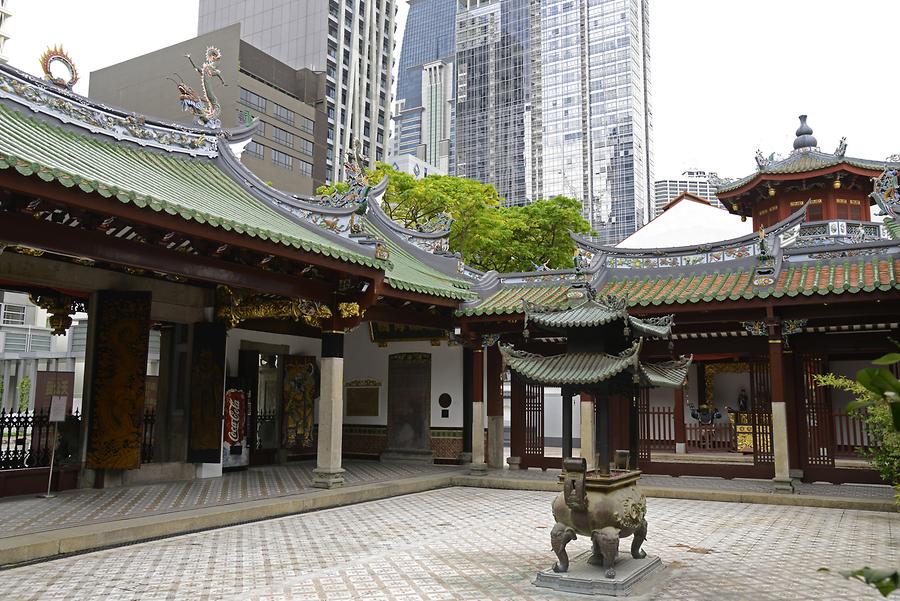 Chinatown - Thian Hock Keng Temple; Court