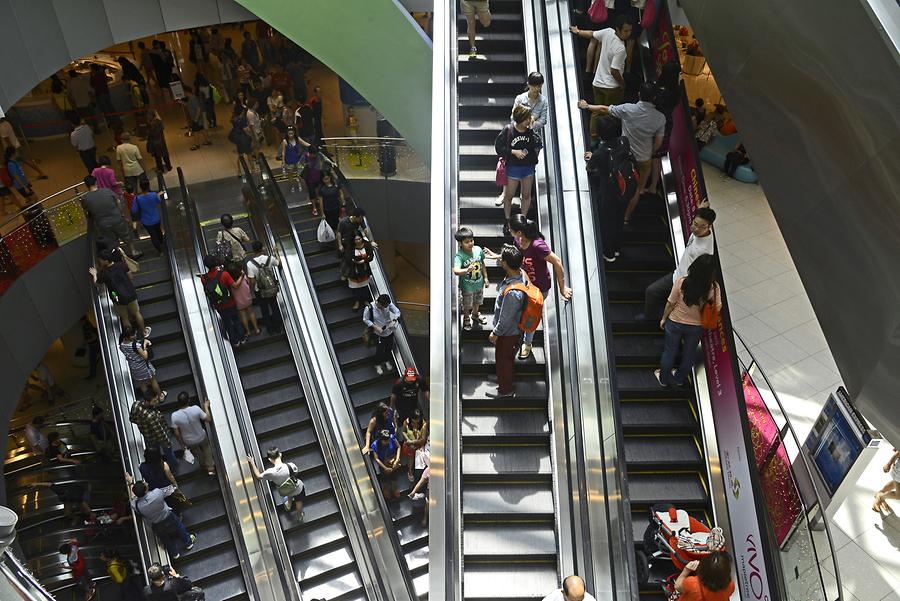 'Vivo City' Mall - Moving Staircases