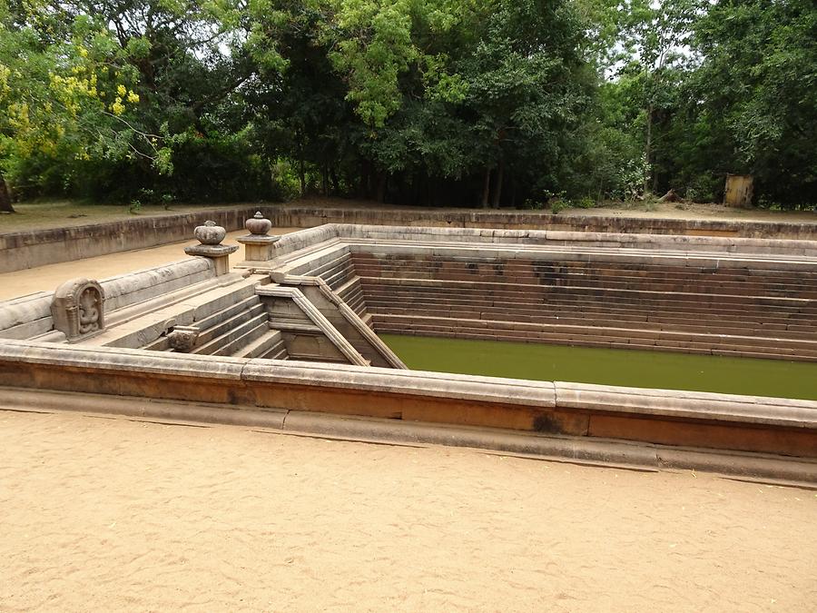 Anuradhapura - Kuttam Pokuna Bathing Tank