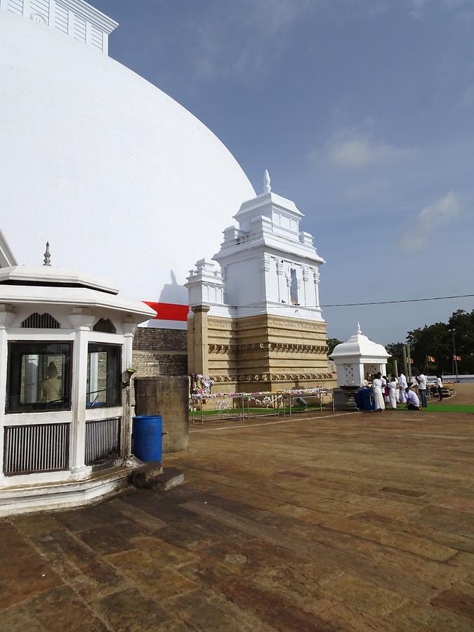 Anuradhapura - Ruwanwelisaya Stupa