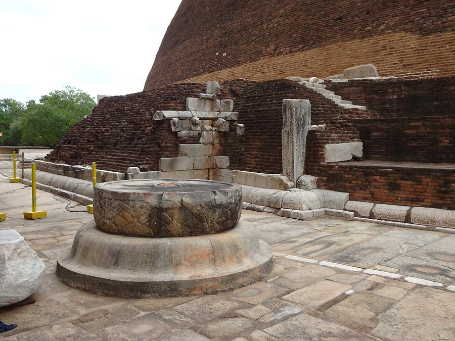 Anuradhapura - Stupa