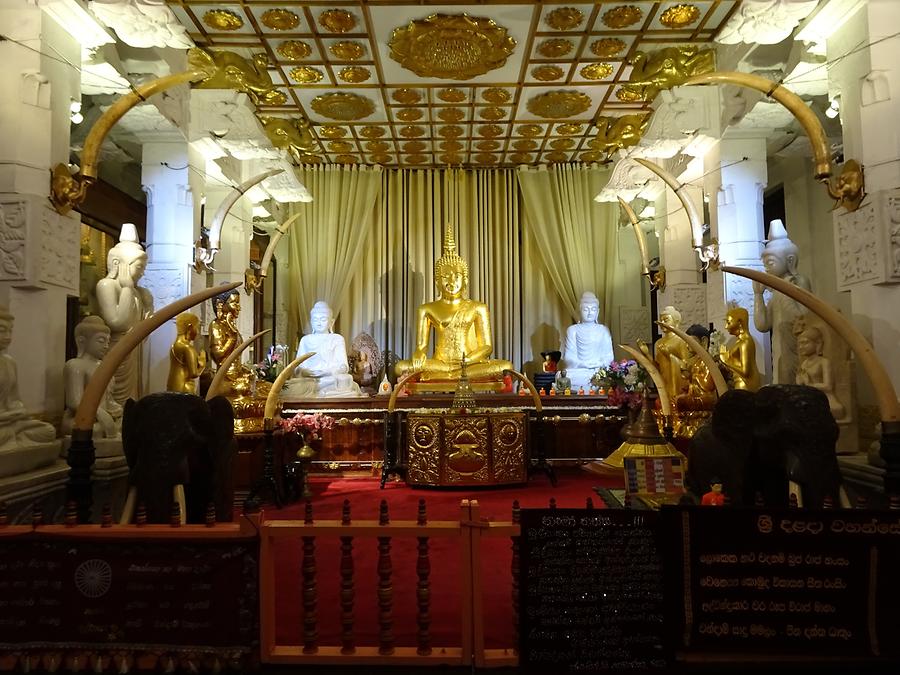 Kandy - Temple of the Tooth