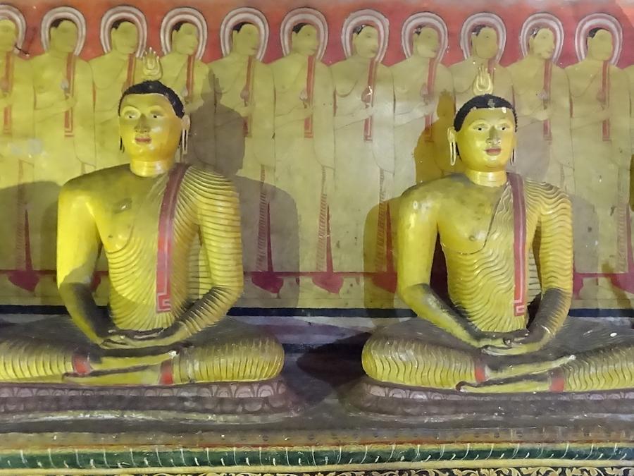 Dambulla - Cave Temple