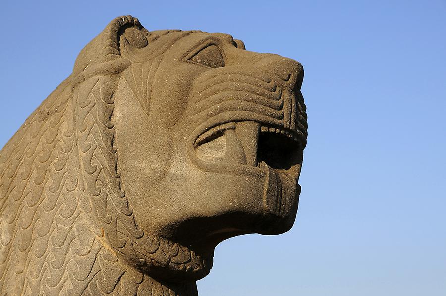 Lion sculpture