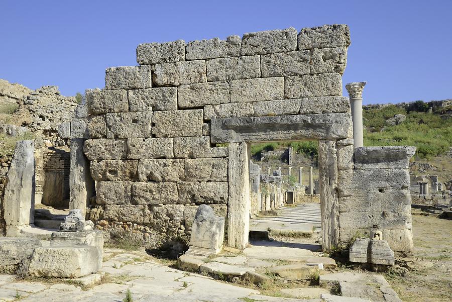 Perge - Colonnaded Street