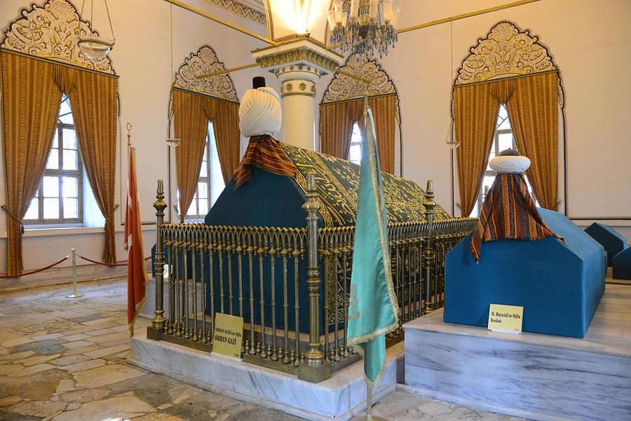 Bursa - Orhan Gazi Türbe; Inside