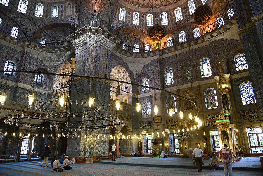 New Mosque (Yeni Mosque) - Inside