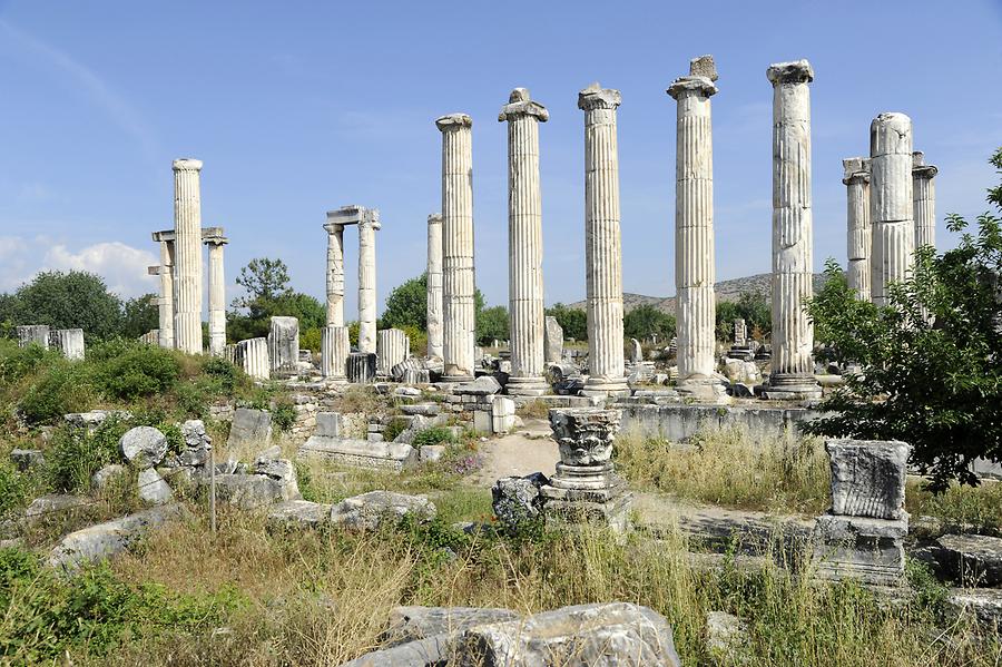 Aphrodisias - Colonnaded Street