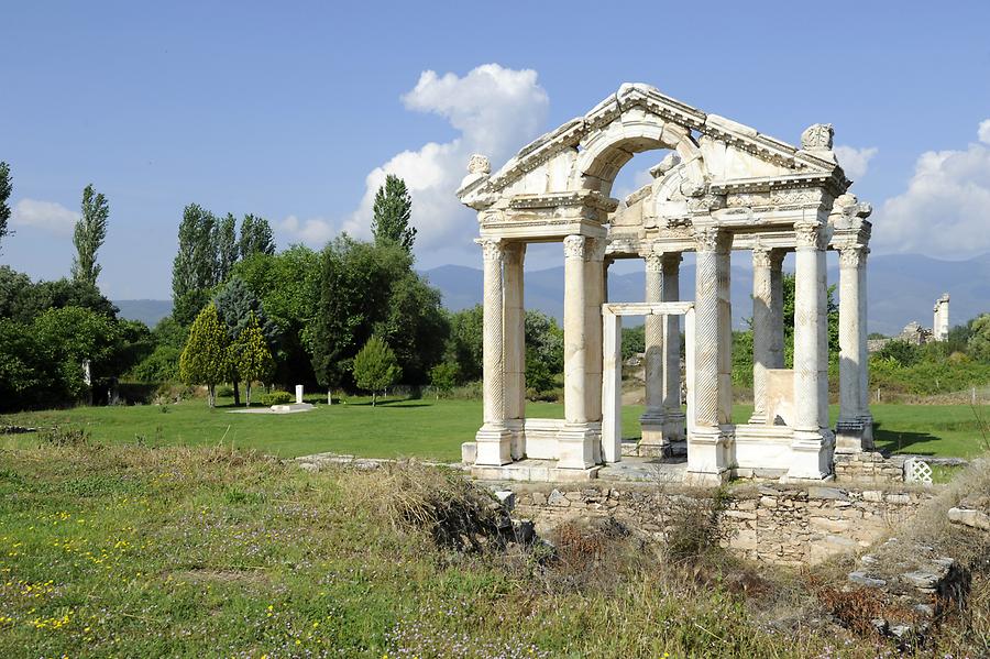 Aphrodisias - Tetrapylon