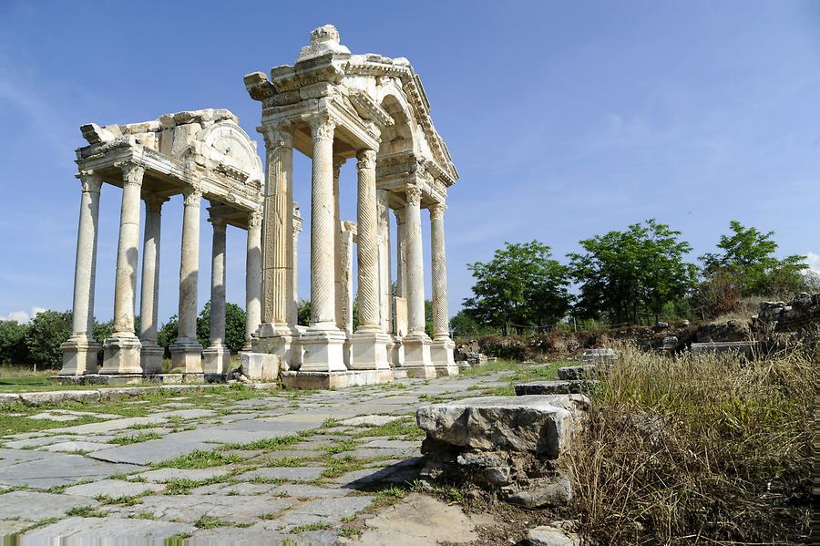 Aphrodisias - Tetrapylon