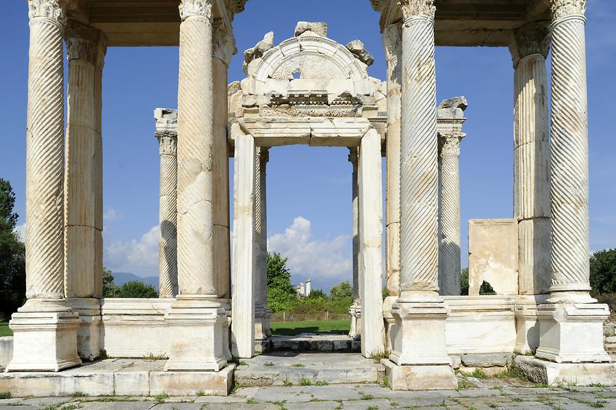 Aphrodisias - Tetrapylon