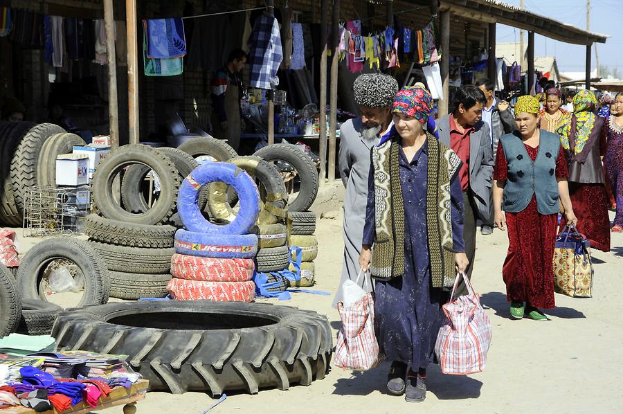 Konye-Urgench - Tool Market