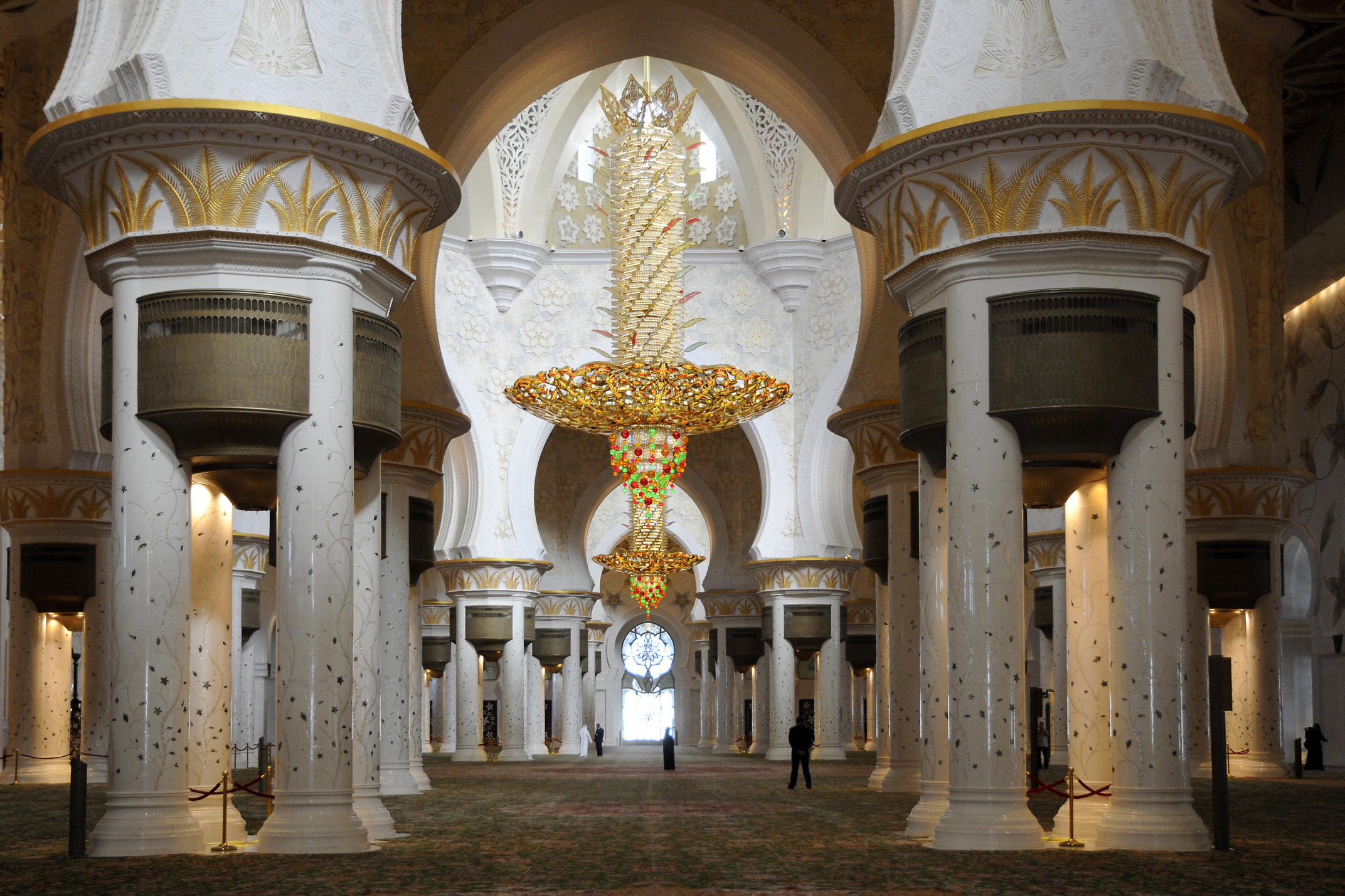 sheikh-zayed-grand-mosque-interior-abu-dhabi-geography-im-austria-forum