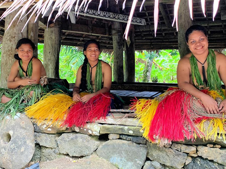 Ngulu Atoll - Village Beauties