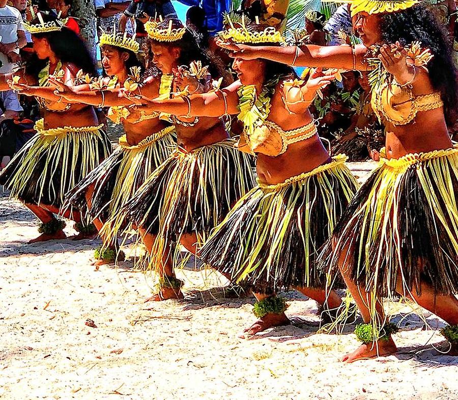 Butaritari Atoll - Folkloric Dance Performance