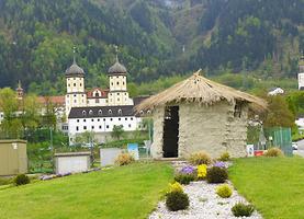 Lehmhütte