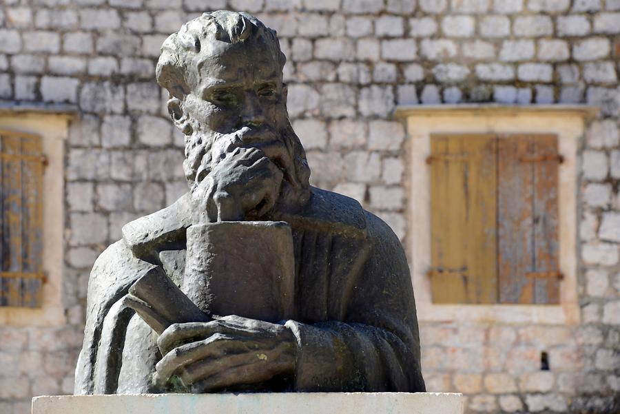 Hvar - Stari Grad; Statue of Hektorović