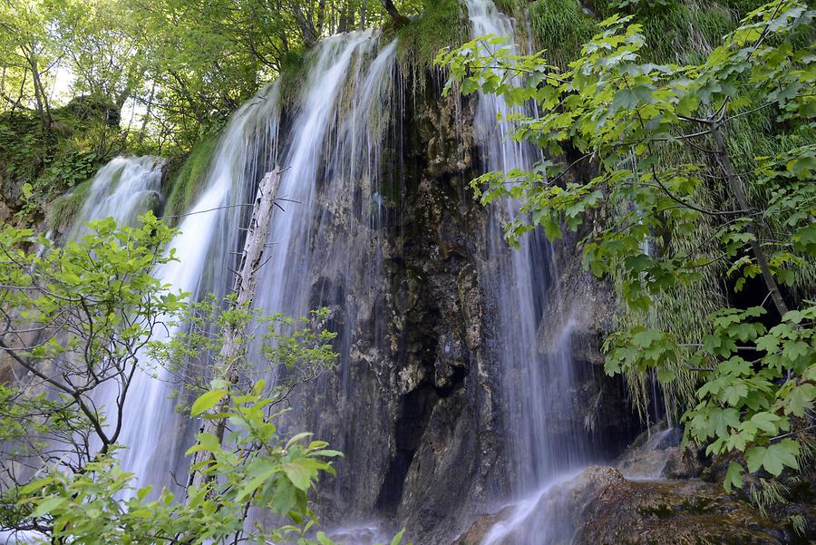 Upper Lakes - Waterfall