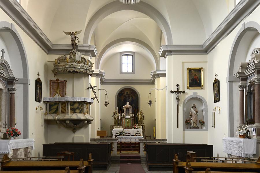 Hum - Parish Church; Inside