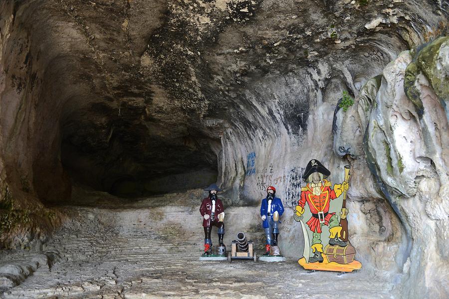 Lim Valley - Canal; Pirate Cave