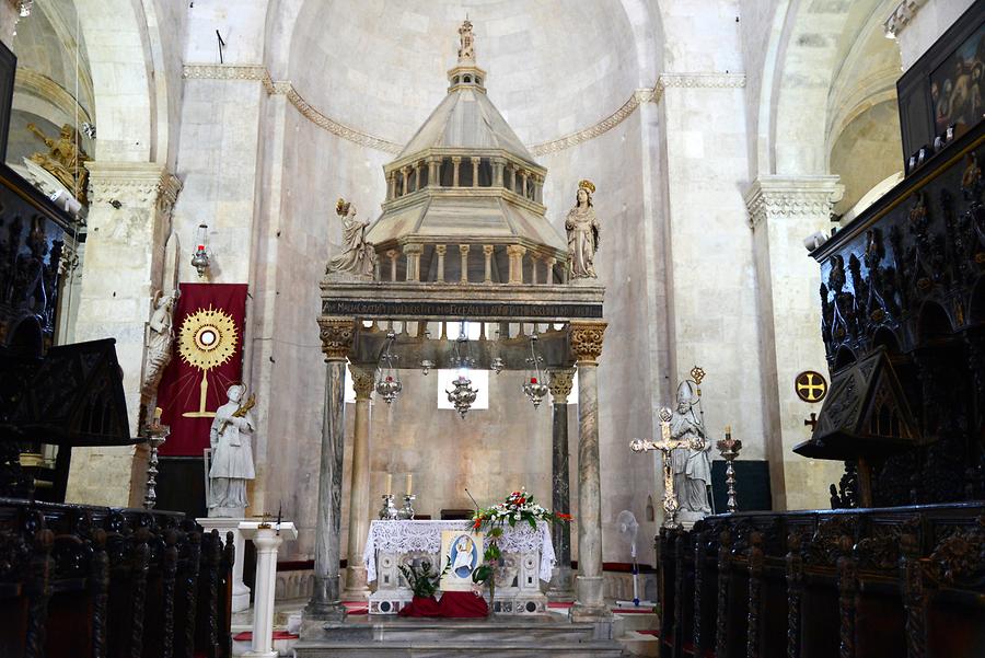 Trogir - Cathedral; Inside