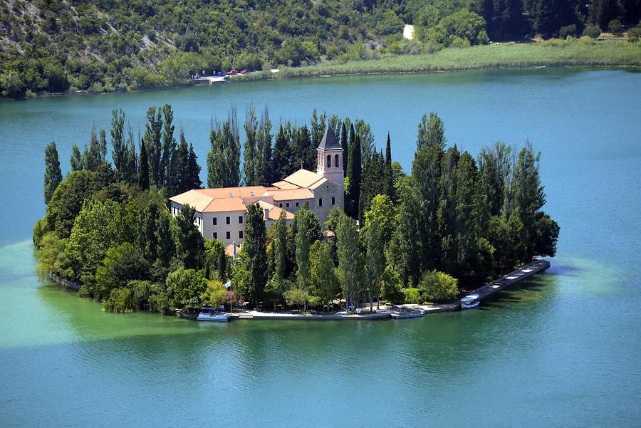 Visovačko Lake - Visovac Monastery