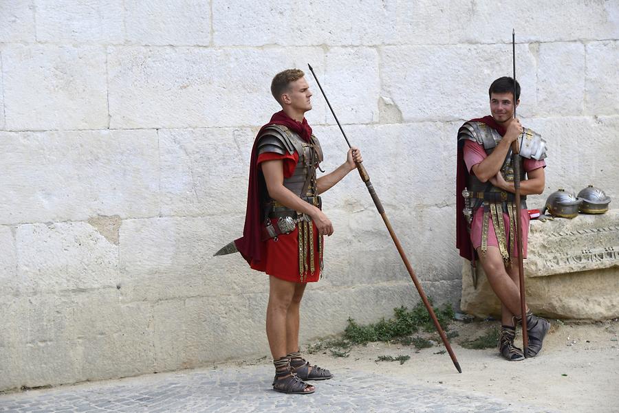 Porta Aurea - Guard Porta Aurea - Guard