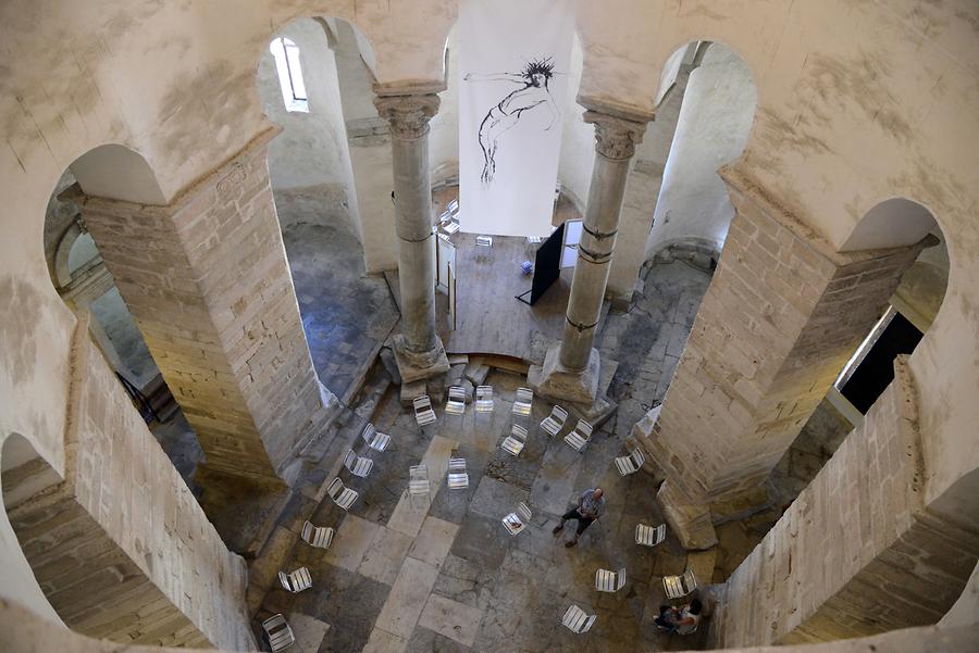 Church of St. Donatus - Inside