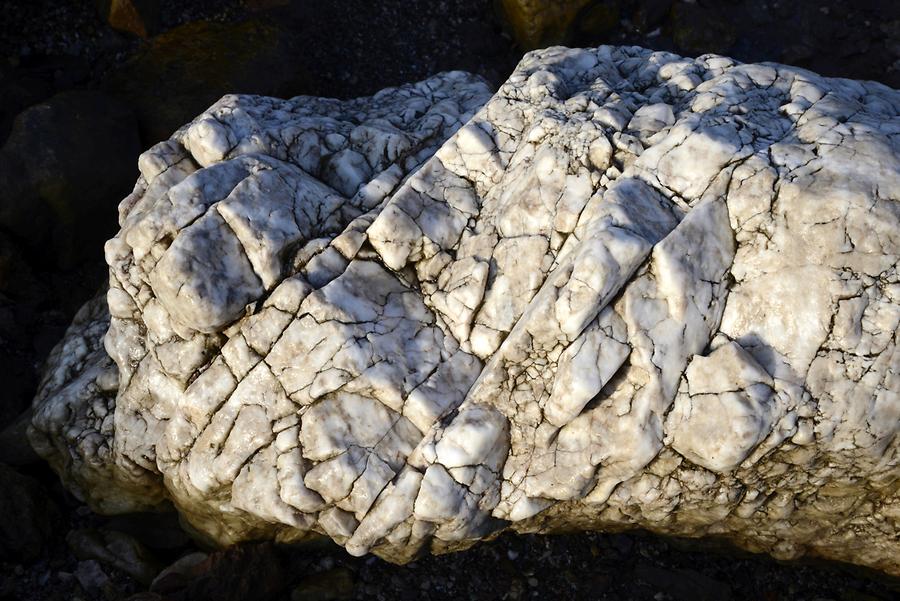 Bay near Amoudi - Stones