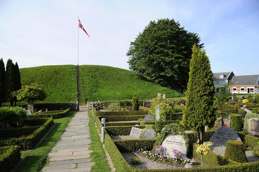 Jelling - Tumulus