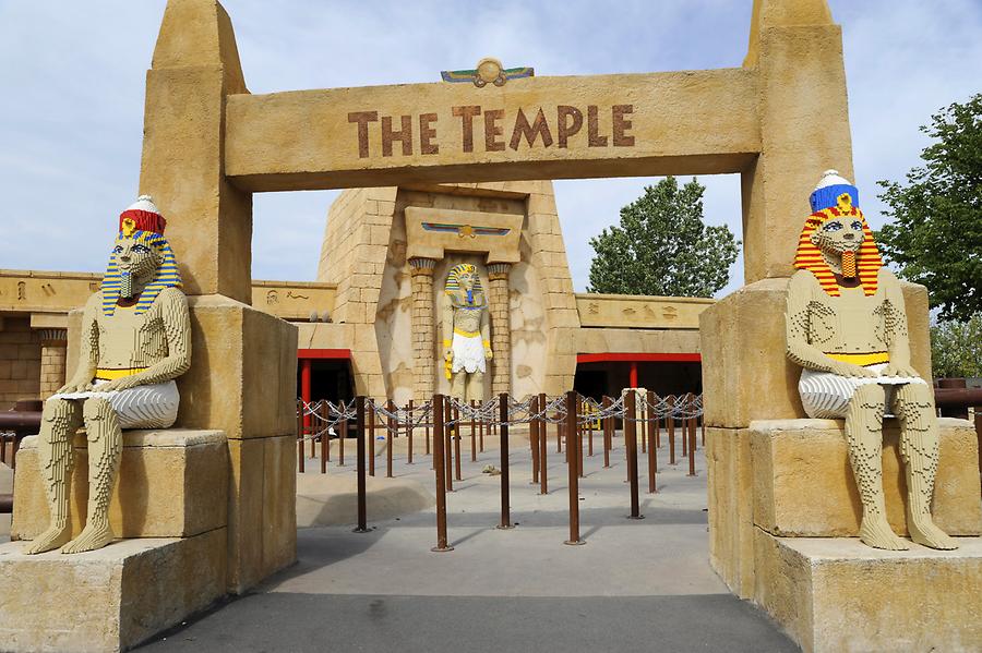 Legoland - Temple