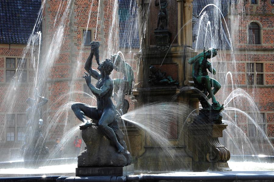 Frederiksborg Castle - Fountain