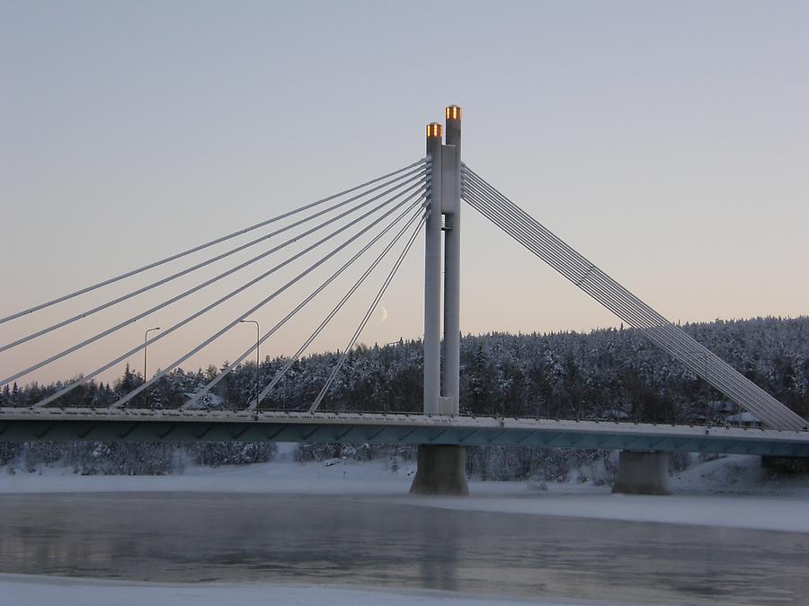 Lumberjacks Candle Bridge in Rovanimei