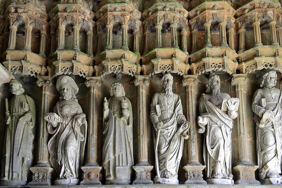 St. Miliau inside Guimiliau