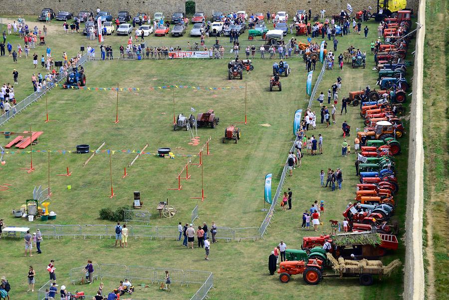 Tractor parade Pointe de St. Mathieu