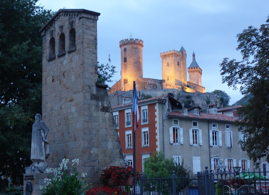 Castle at night, Photo: U. Maurer, 2015