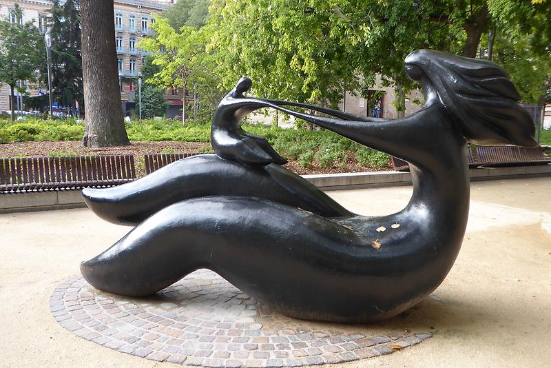 Sculpture in Place Charles-de-Gaulle, Photo: H. Maurer