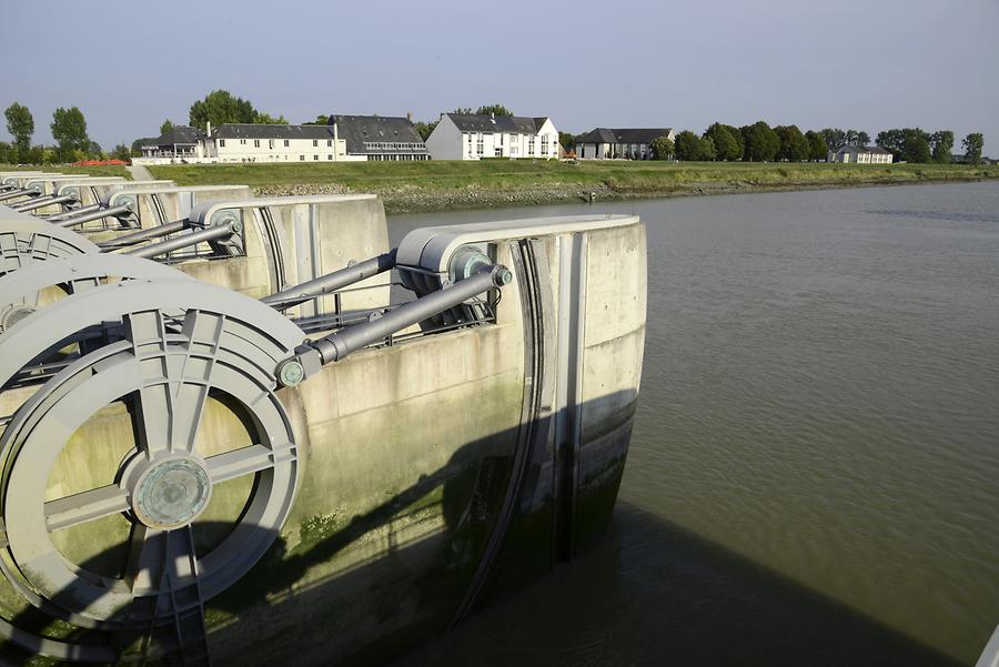 Mont St-Michel - Locks