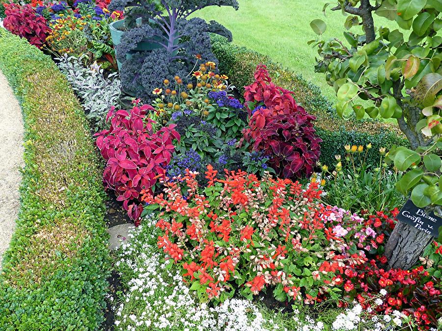 Seligenstadt - Monastery Garden