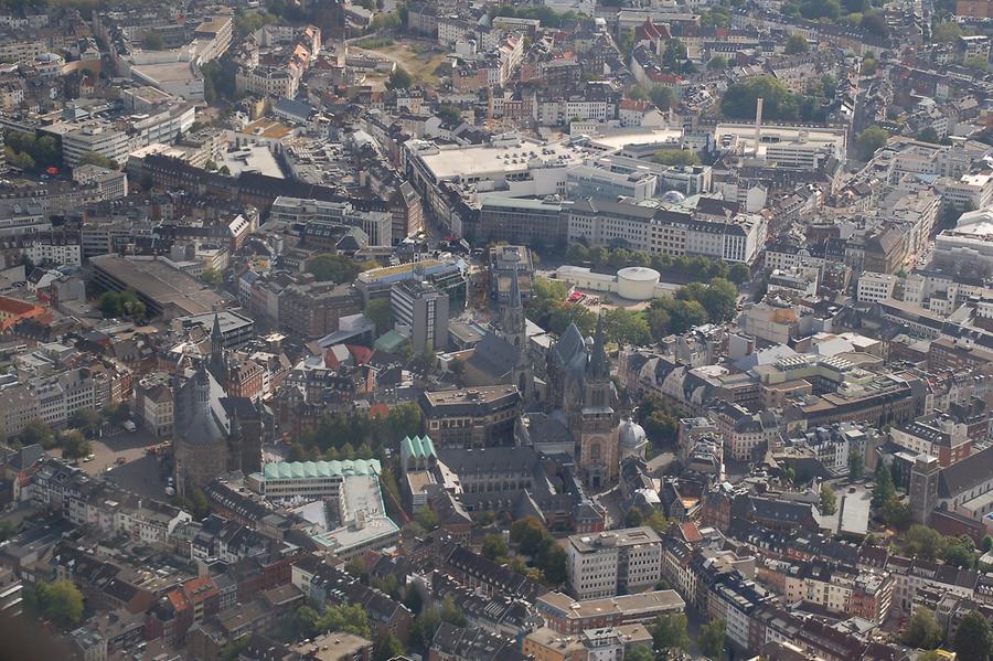Aachen Stadt Dom Rathaus Elisenbrunnen