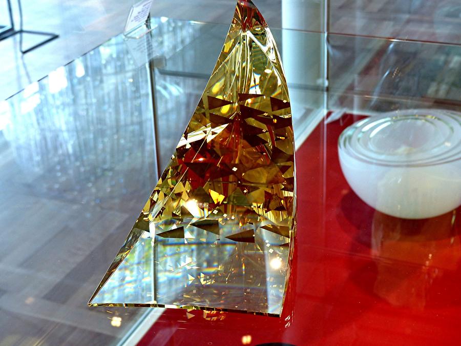 Rödental - Glass-museum: Glass with gold inlay