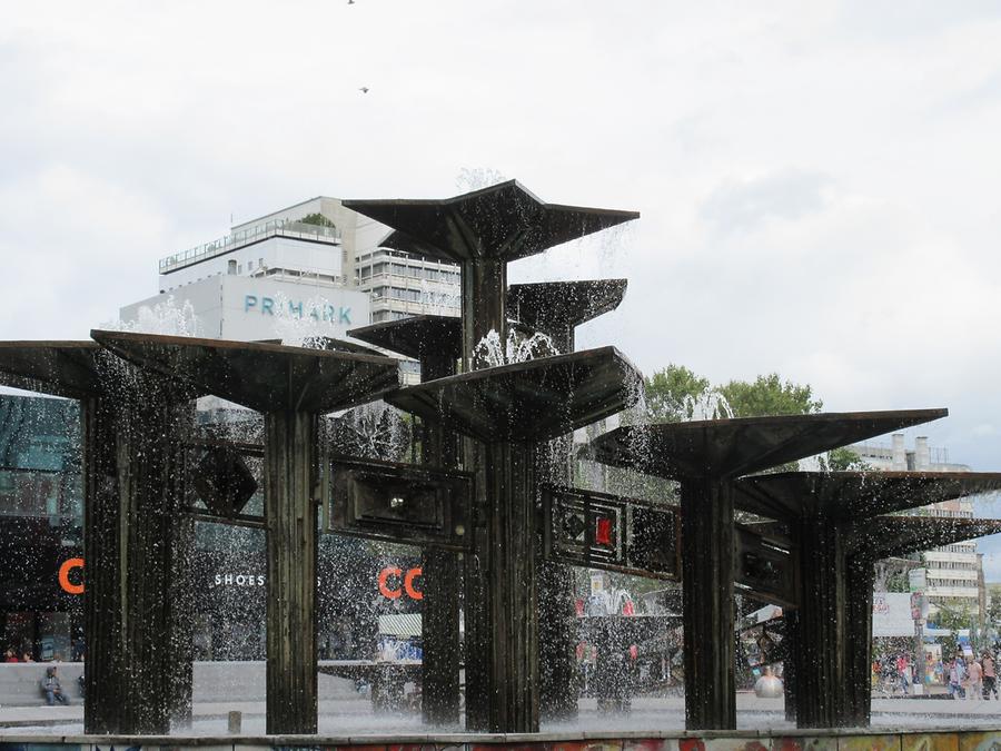 Alexanderplatz - 'Fountain of Friendship between Peoples' by W. Womacka, 1969