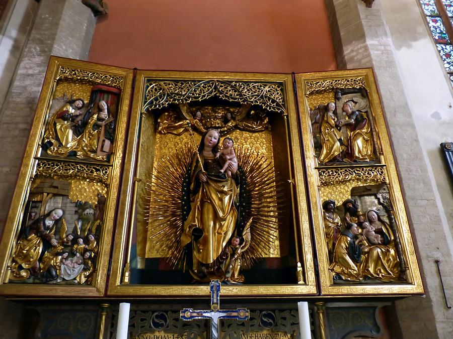 Görlitz - Trinity Church; Late Gothic Altar of the 'Golden Madonna' (1515)