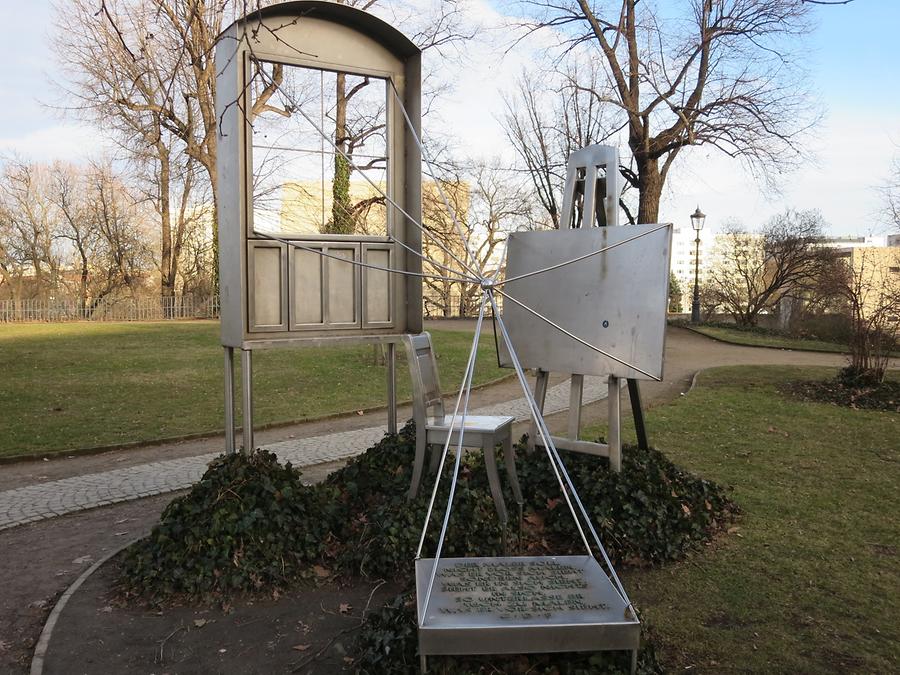 Dresden - Brühl's Garden, Caspar David Friedrich Sculpture