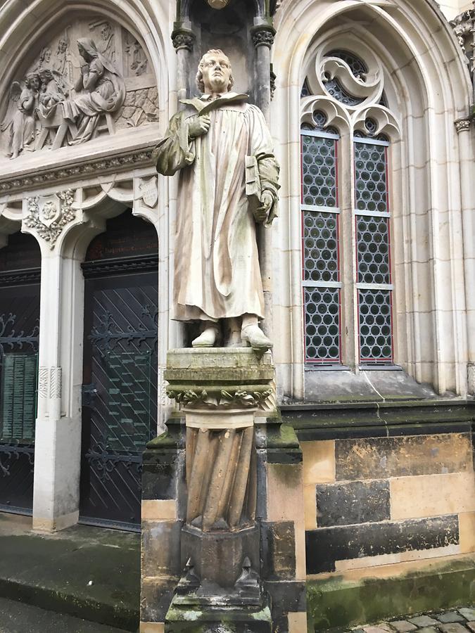 Pirna - Evangelical Parish Church of St. Mary, Martin Luther Monument